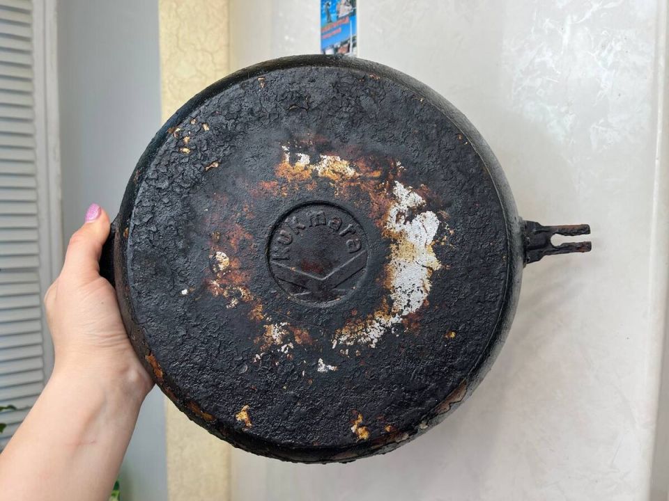 Как очистить сковородку от нагара без химии: эффективные лайфхаки