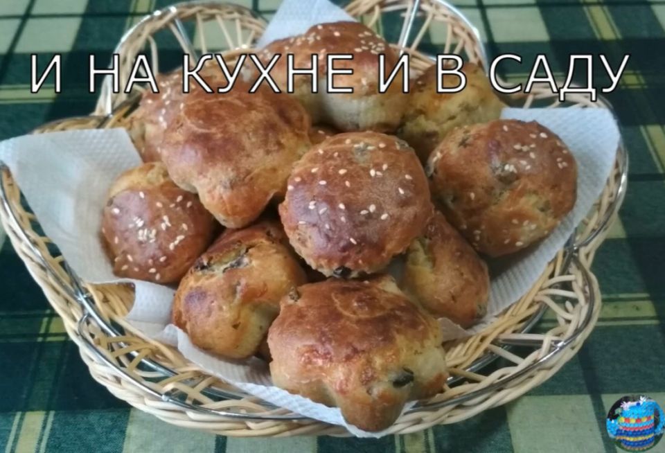 Закусочные кексы с курицей и грибами