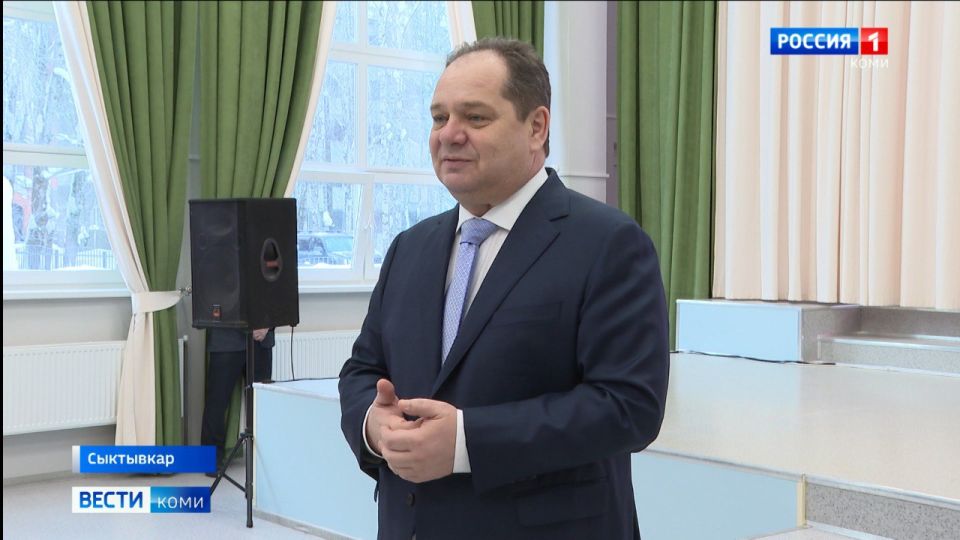 Ростислав Гольдштейн и Станислав Кочев провели «Урок мужества» для учащихся Сыктывкара