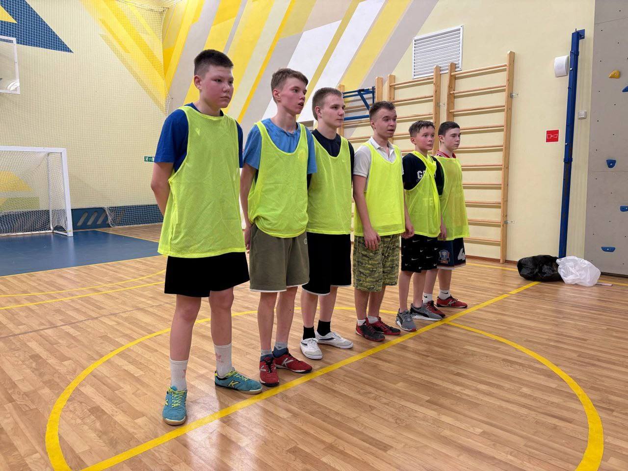 Товарищеский матч по минифутболу объединил сотрудников МВД и воспитанников подшефного детского дома Товарищеский матч по минифутболу объединил сотрудников МВД и воспитанников подшефного детского дома