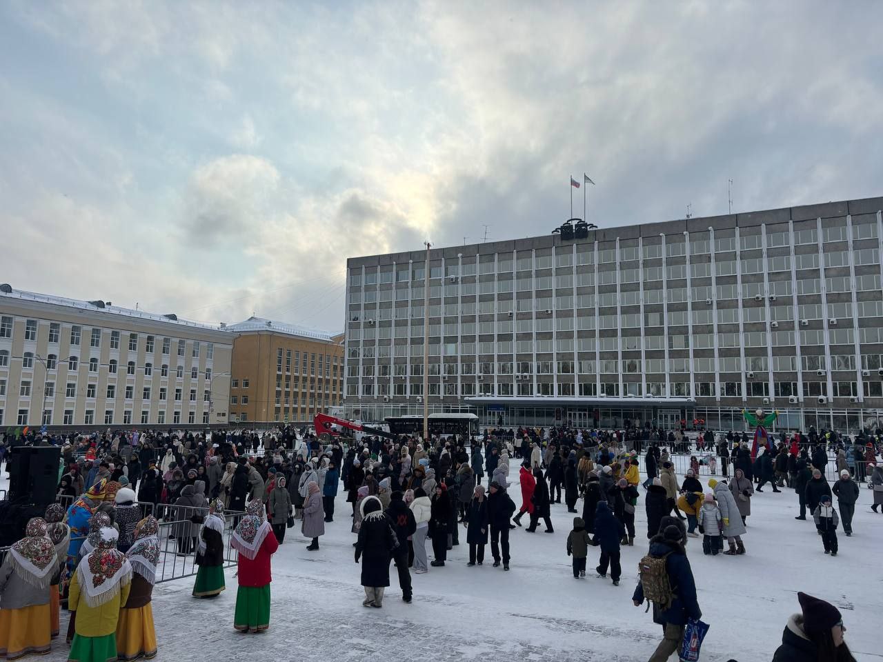 Максим Мартышин: Сегодня на Стефановской площади было понастоящему тепло и подомашнему, несмотря на февраль Максим Мартышин: Сегодня на Стефановской площади было понастоящему тепло и подомашнему, несмотря на февраль