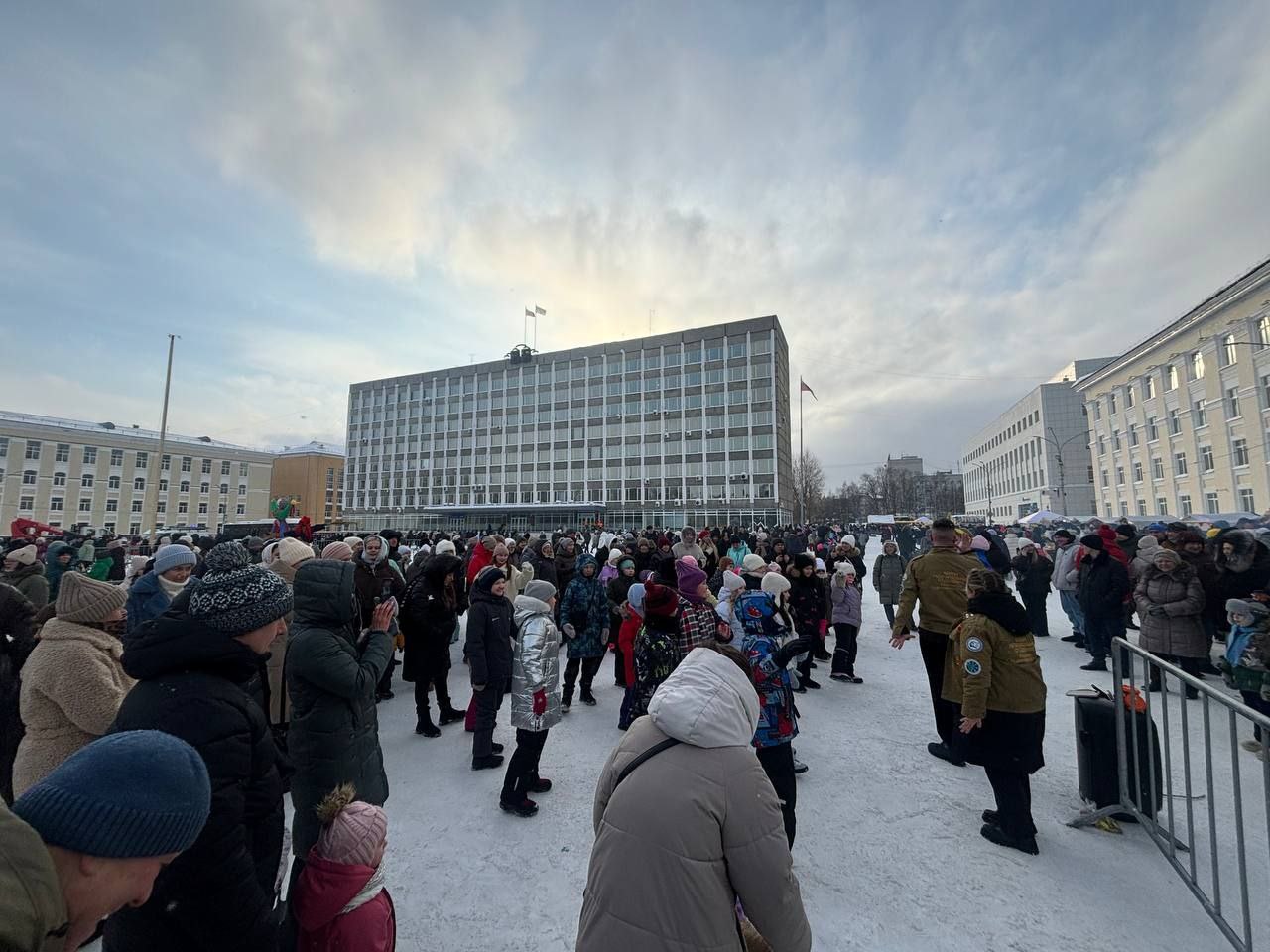 Максим Мартышин: Сегодня на Стефановской площади было понастоящему тепло и подомашнему, несмотря на февраль Максим Мартышин: Сегодня на Стефановской площади было понастоящему тепло и подомашнему, несмотря на февраль
