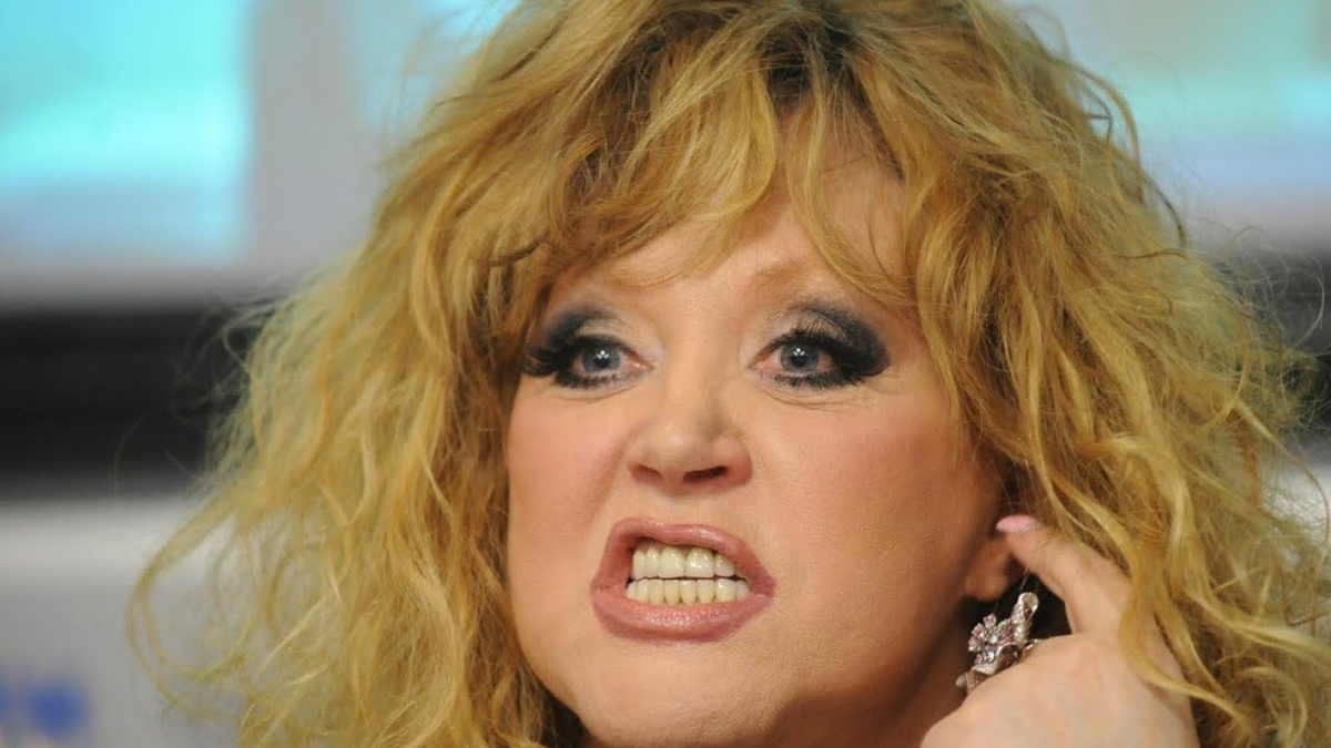 Аллу Пугачёву поставили перед выбором: 30 дней на устранение нарушений