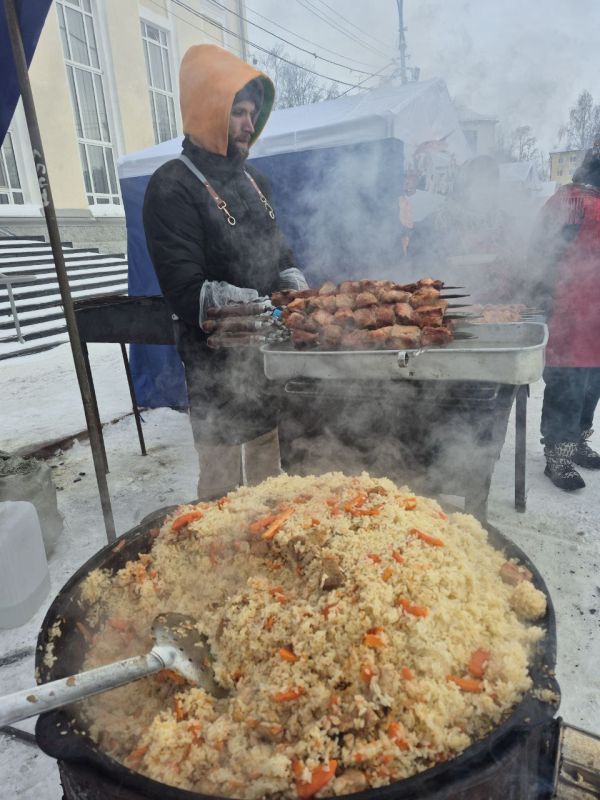 В Сыктывкаре празднуют Масленицу!