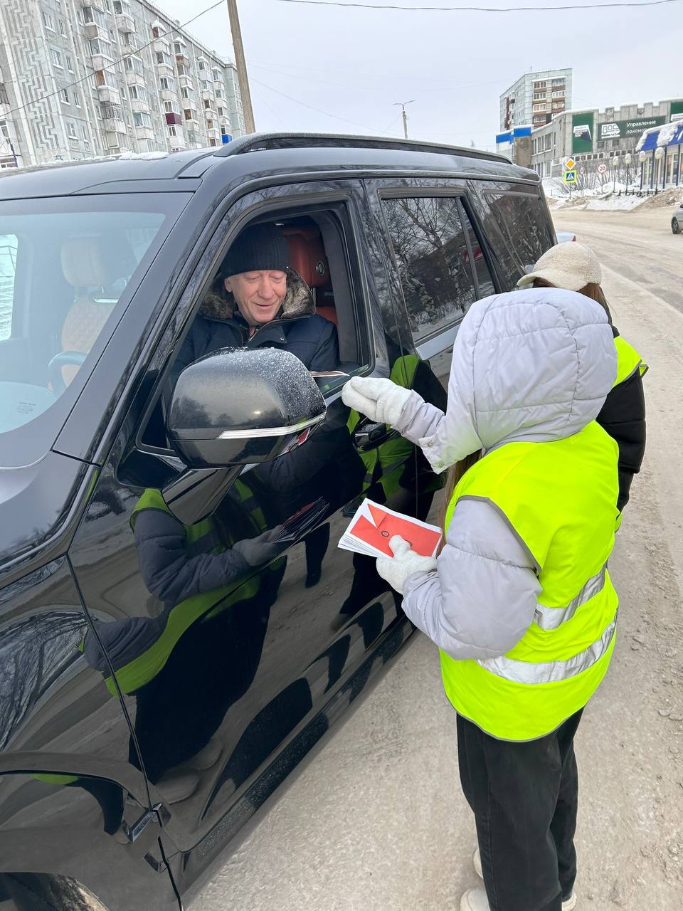 В Сосногорске водителей транспортных средств поздравили с #23_февраля В Сосногорске водителей транспортных средств поздравили с #23_февраля