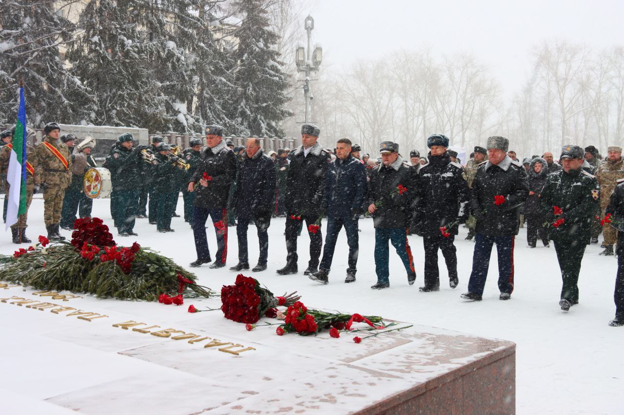 Максим Мартышин: День защитника Отечества в Сыктывкаре Максим Мартышин: День защитника Отечества в Сыктывкаре