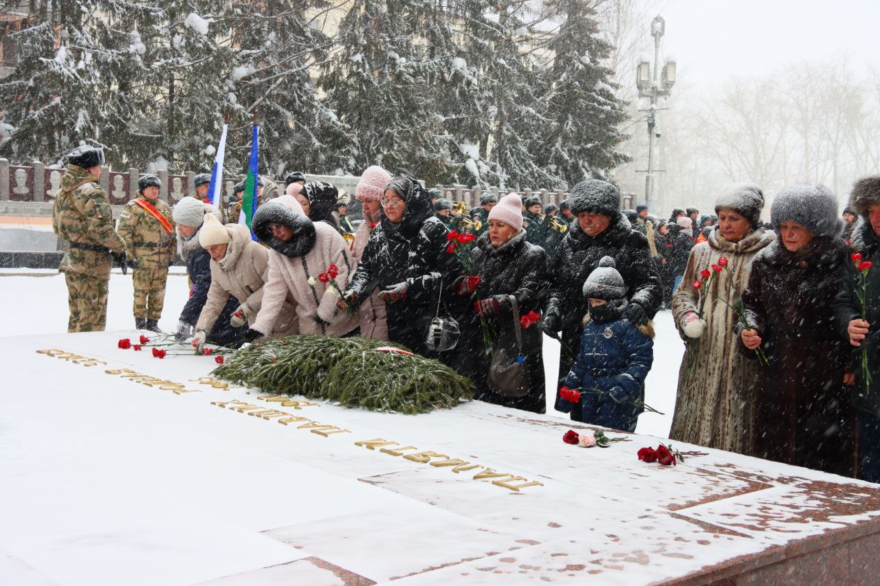 Максим Мартышин: День защитника Отечества в Сыктывкаре Максим Мартышин: День защитника Отечества в Сыктывкаре
