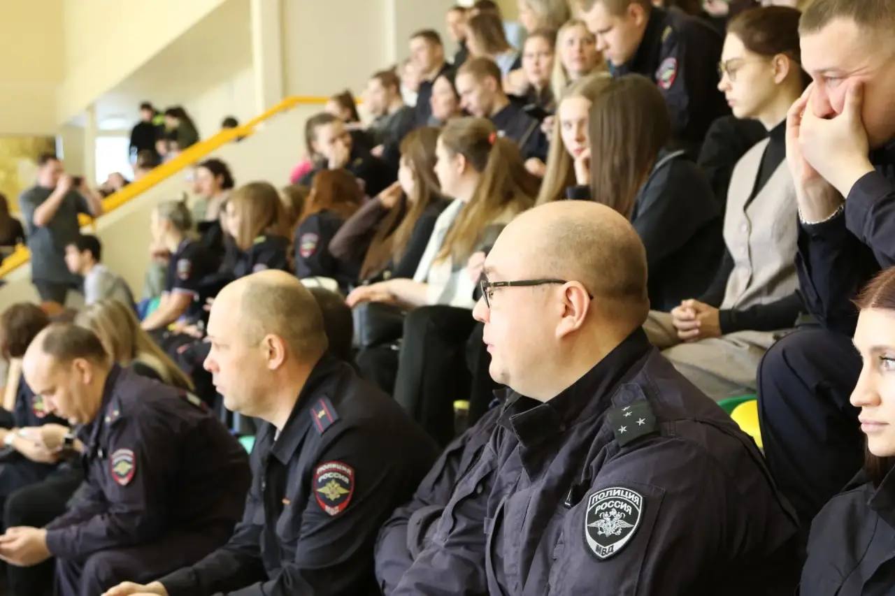 В Сыктывкаре стартовал турнир по футзалу на кубок «Министра внутренних дел по Республике Коми» В Сыктывкаре стартовал турнир по футзалу на кубок «Министра внутренних дел по Республике Коми»