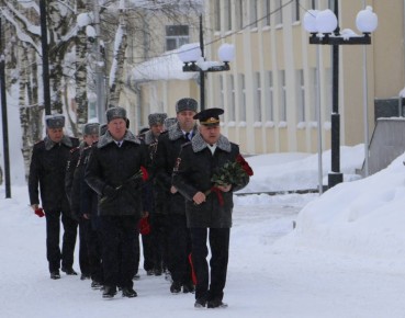В Сыктывкаре почтили память сотрудников, погибших при исполнении служебного долга
