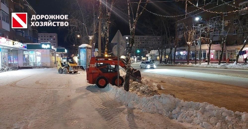 Максим Мартышин: В выходные дни коммунальные предприятия Сыктывкара потрудились - за несколько дней с улиц вывезли почти 10 тысяч кубов снега Максим Мартышин: В выходные дни коммунальные предприятия Сыктывкара потрудились - за несколько дней с улиц вывезли почти 10 тысяч кубов снега