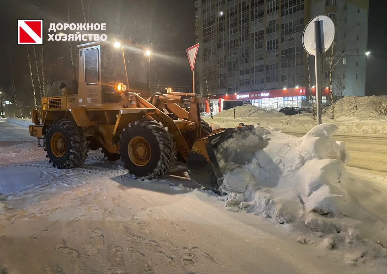 Максим Мартышин: В выходные дни коммунальные предприятия Сыктывкара потрудились - за несколько дней с улиц вывезли почти 10 тысяч кубов снега Максим Мартышин: В выходные дни коммунальные предприятия Сыктывкара потрудились - за несколько дней с улиц вывезли почти 10 тысяч кубов снега