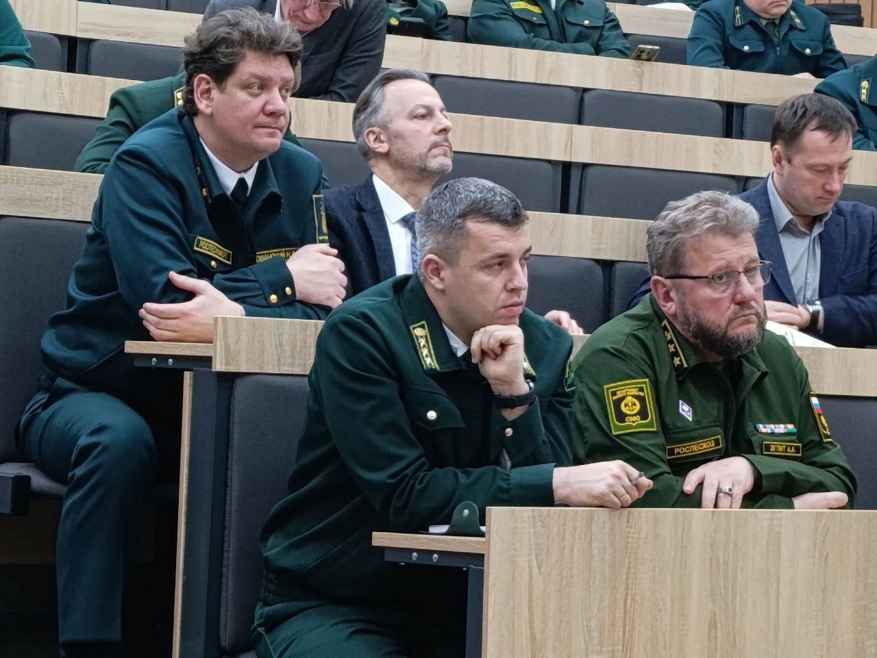 В Сыктывкаре прошел круглый стол, посвященный эффективности работы региональных лесных ведомств Северо-Запада во ФГИС Лесного комплекса В Сыктывкаре прошел круглый стол, посвященный эффективности работы региональных лесных ведомств Северо-Запада во ФГИС Лесного комплекса