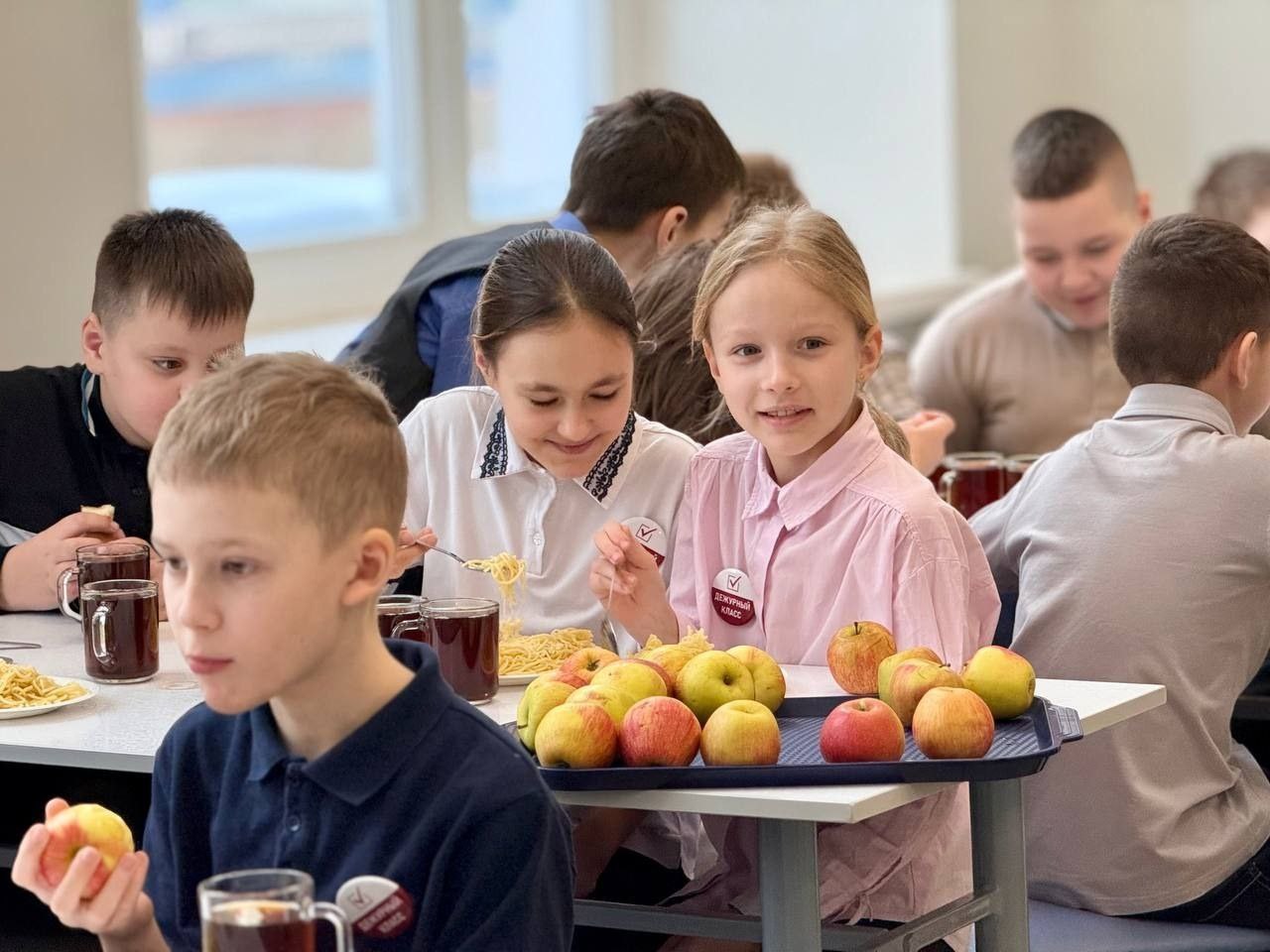 Максим Мартышин: Друзья, вчера мой первый заместитель - начальник управления образования Ольга Бригида совместно с активистами из Общественных палат Коми и Сыктывкара с депутатами города промониторили качество питания детей... Максим Мартышин: Друзья, вчера мой первый заместитель - начальник управления образования Ольга Бригида совместно с активистами из Общественных палат Коми и Сыктывкара с депутатами города промониторили качество питания детей...