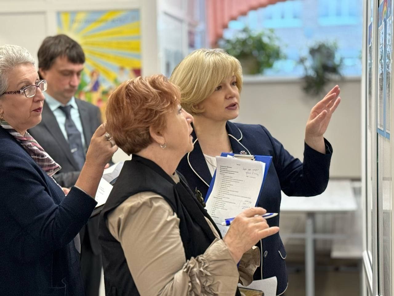 Максим Мартышин: Друзья, вчера мой первый заместитель - начальник управления образования Ольга Бригида совместно с активистами из Общественных палат Коми и Сыктывкара с депутатами города промониторили качество питания детей... Максим Мартышин: Друзья, вчера мой первый заместитель - начальник управления образования Ольга Бригида совместно с активистами из Общественных палат Коми и Сыктывкара с депутатами города промониторили качество питания детей...