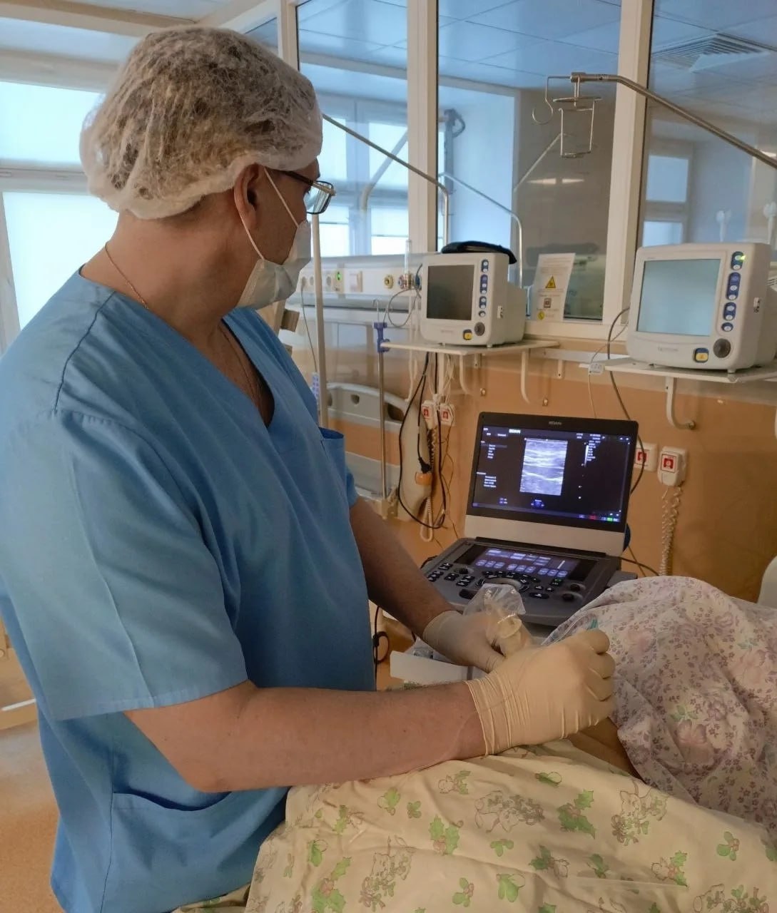 Ухтинский роддом купил современный портативный аппарат УЗИ Ухтинский роддом купил современный портативный аппарат УЗИ