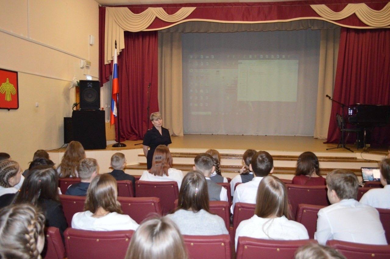 Сотрудники #Госавтоинспекции11 города Сосногорска в рамках профилактического мероприятия «Безопасная дорога» проводят беседы в школах Сотрудники #Госавтоинспекции11 города Сосногорска в рамках профилактического мероприятия «Безопасная дорога» проводят беседы в школах