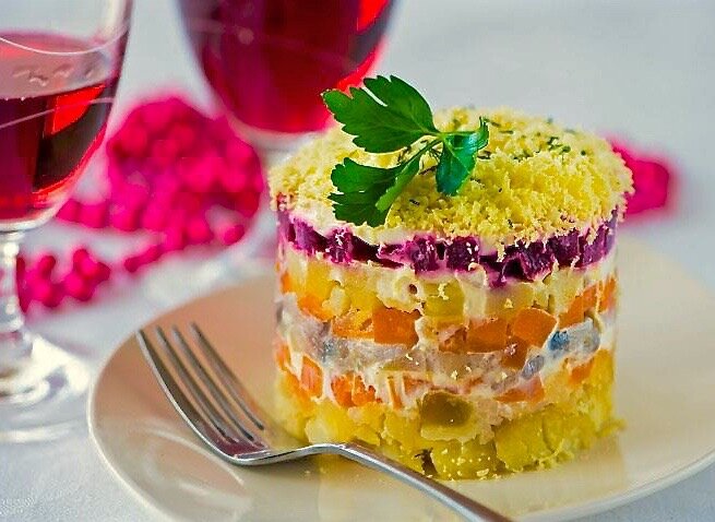 Сельдь под шубой: история и оригинальный рецепт любимого салата