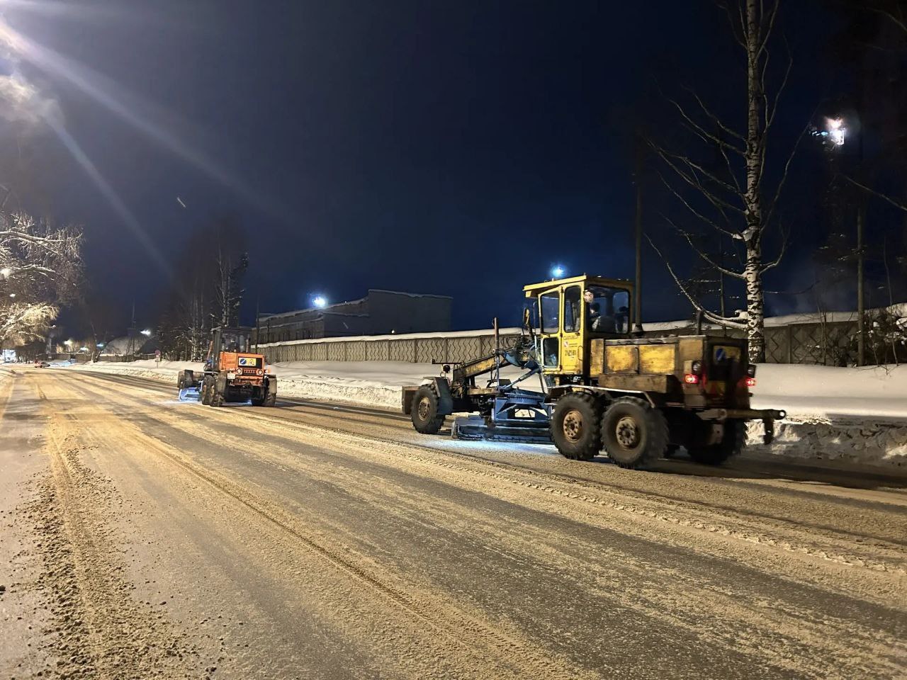 Максим Мартышин: Пока город спал, наши дорожники не прекращали работать Максим Мартышин: Пока город спал, наши дорожники не прекращали работать