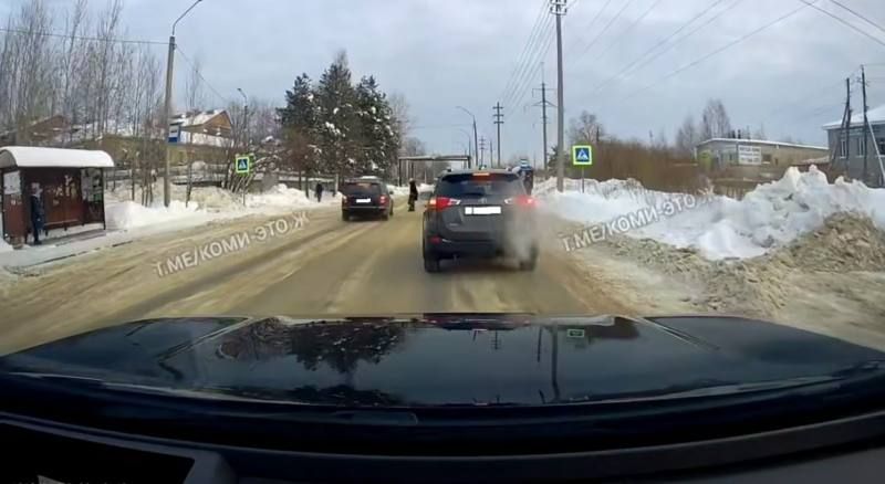 В Сыктывкаре сотрудники Госавтоинспекции привлекли к ответственности водителя, грубо нарушившего ПДД