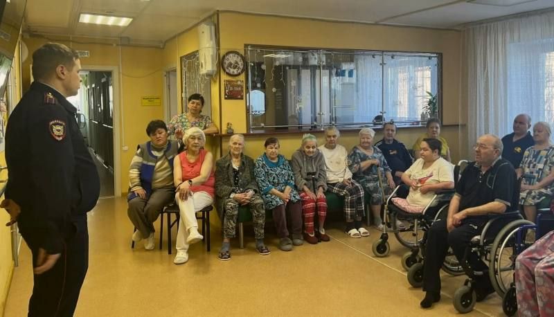 В Воркуте полицейские в рамках акции «Антимошенник» призвали граждан к бдительности