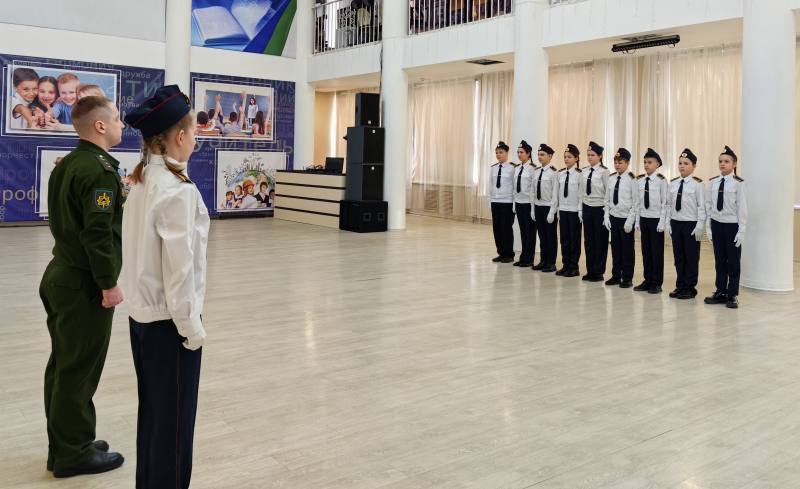 Воркутинские полицейские оценили подготовку кадет на городской игре «Кадеты Отечества»