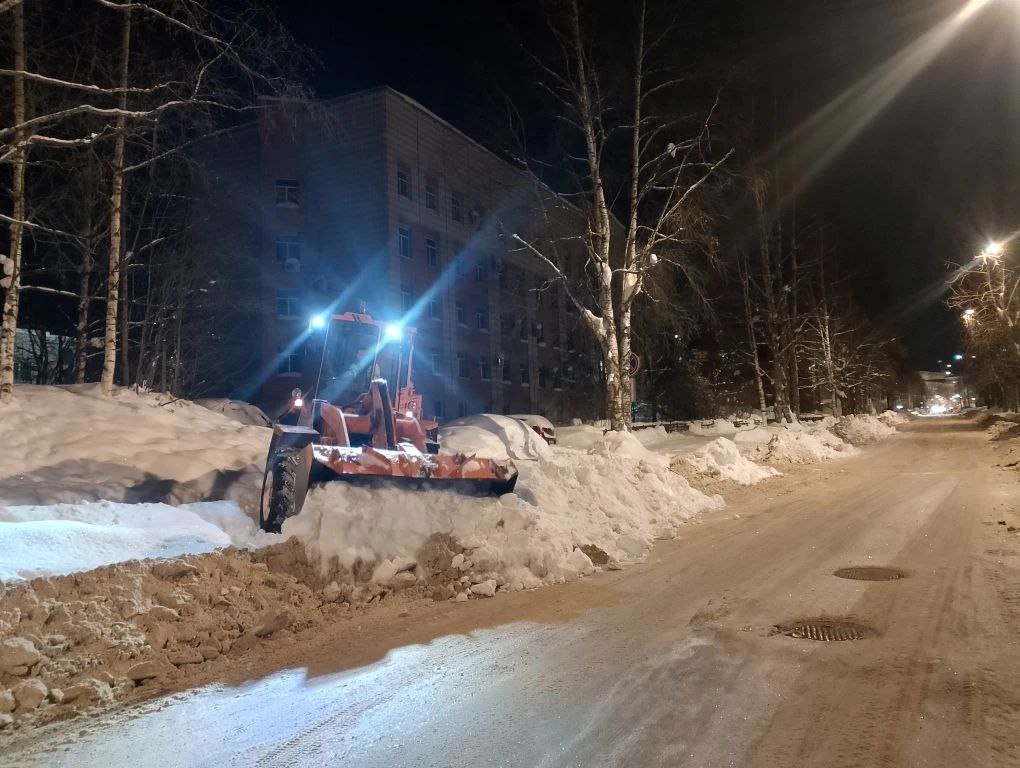 Максим Мартышин: Пока город спал, наши дорожники не прекращали работать Максим Мартышин: Пока город спал, наши дорожники не прекращали работать