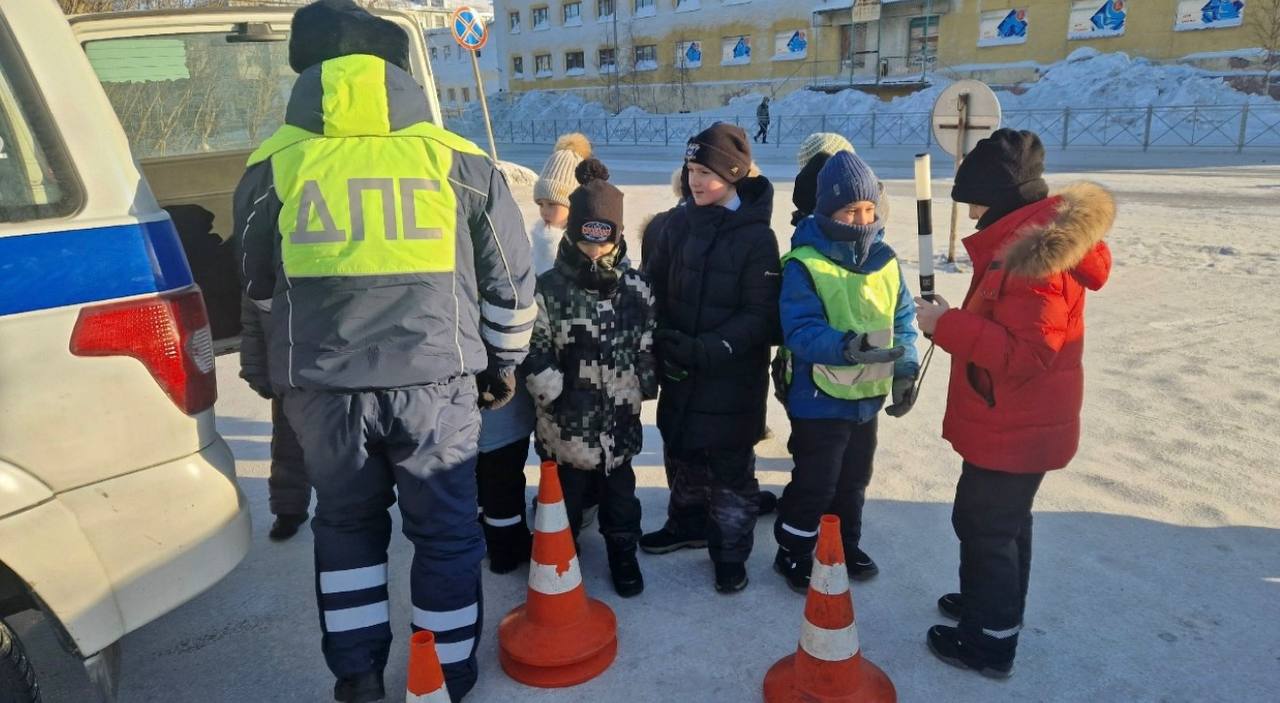 Ученики МОУ «СОШ № 23» г. Воркуты познакомились с работой #Госавтоинспекции11 Ученики МОУ «СОШ № 23» г. Воркуты познакомились с работой #Госавтоинспекции11