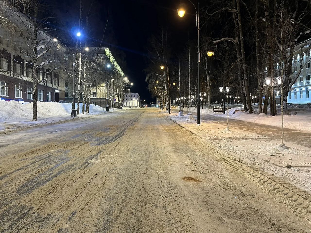 Максим Мартышин: Пока город спал, наши дорожники не прекращали работать Максим Мартышин: Пока город спал, наши дорожники не прекращали работать