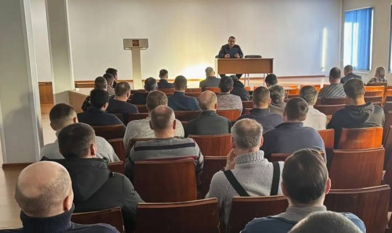 В Воркуте полицейские в рамках акции «Антимошенник» призвали граждан к бдительности В Воркуте полицейские в рамках акции «Антимошенник» призвали граждан к бдительности