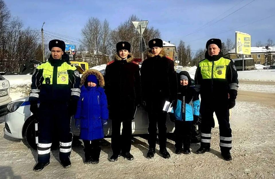 В преддверии 8 Марта сотрудники #Госавтоинспекции11 ОМВД России "Сосногорский " совместно с кадетамиполицейского 1а класса г. Сосногорска и отрядом ЮИД МБОУ «Кадетская школа» г. Сосногорска присоединились к Всероссийской...