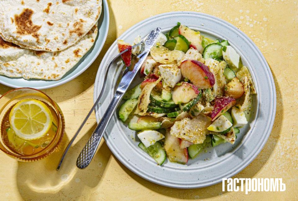 Сочный салат с персиками и моцареллой: легкость и вкус в вашем меню