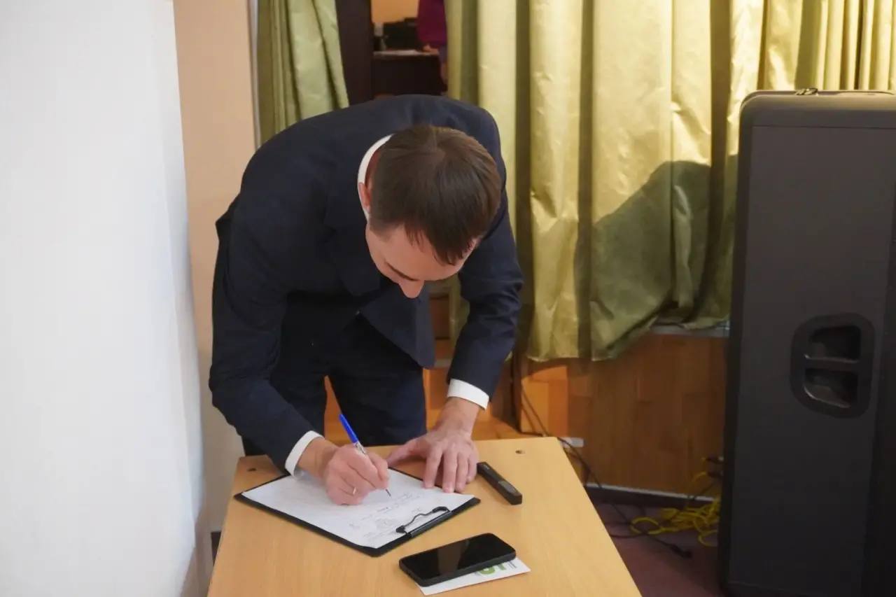 Максим Мартышин: Друзья, как вы знаете, сейчас в Сыктывкаре идут собрания по отбору проектов в программу «Народный бюджет» на 2027 год Максим Мартышин: Друзья, как вы знаете, сейчас в Сыктывкаре идут собрания по отбору проектов в программу «Народный бюджет» на 2027 год