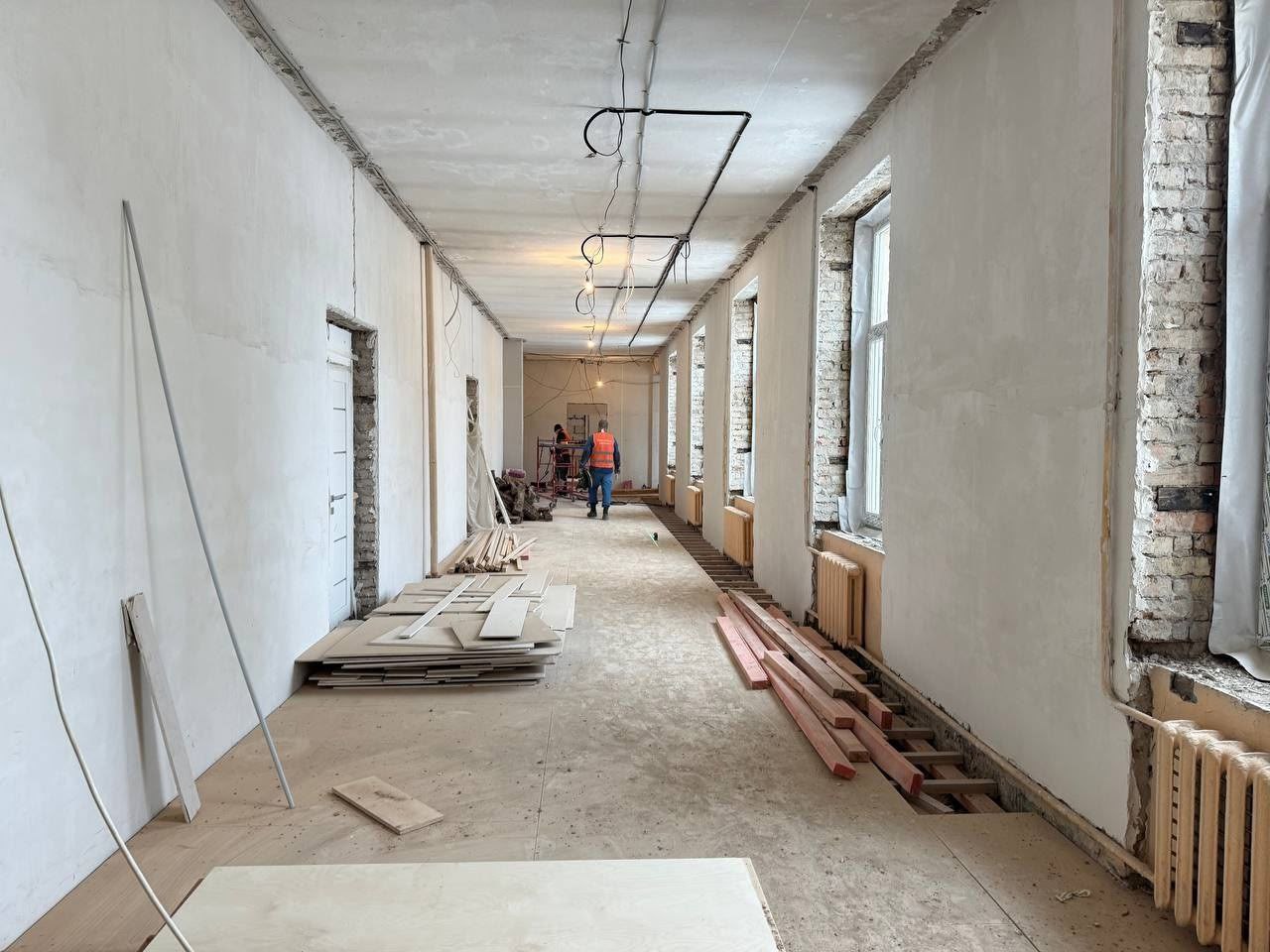 Продолжаем контролировать ход капитального ремонта Технического лицея - работы идут по графику Продолжаем контролировать ход капитального ремонта Технического лицея - работы идут по графику