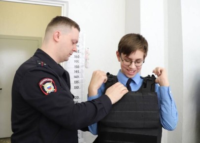 В Воркуте сотрудники полиции познакомили кадетов со своей профессией