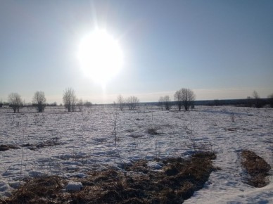 Максим Мартышин: Последний лёд будто дышит весной -под ногами он ещё крепок, но уже прозрачный, прожжённый солнцем насквозь