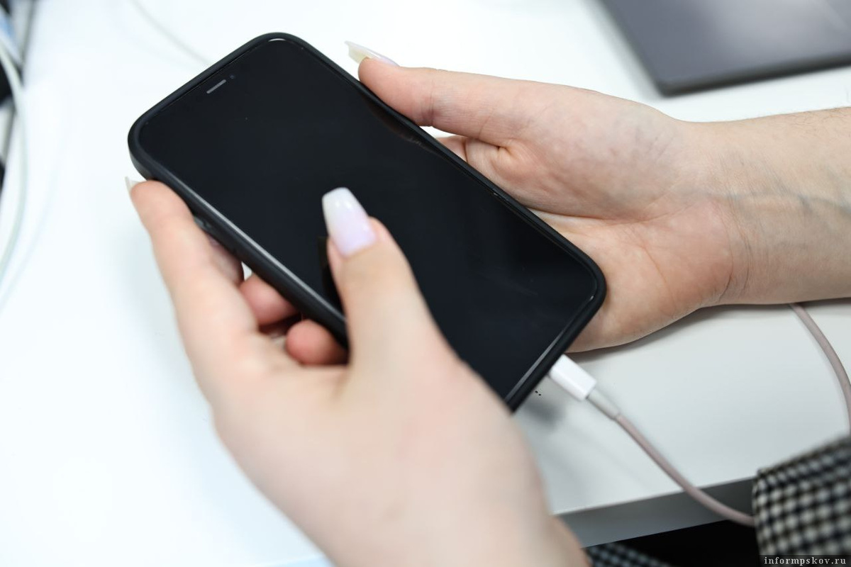 Гаджеты на пике грязи: как защитить себя от микробов на экранах