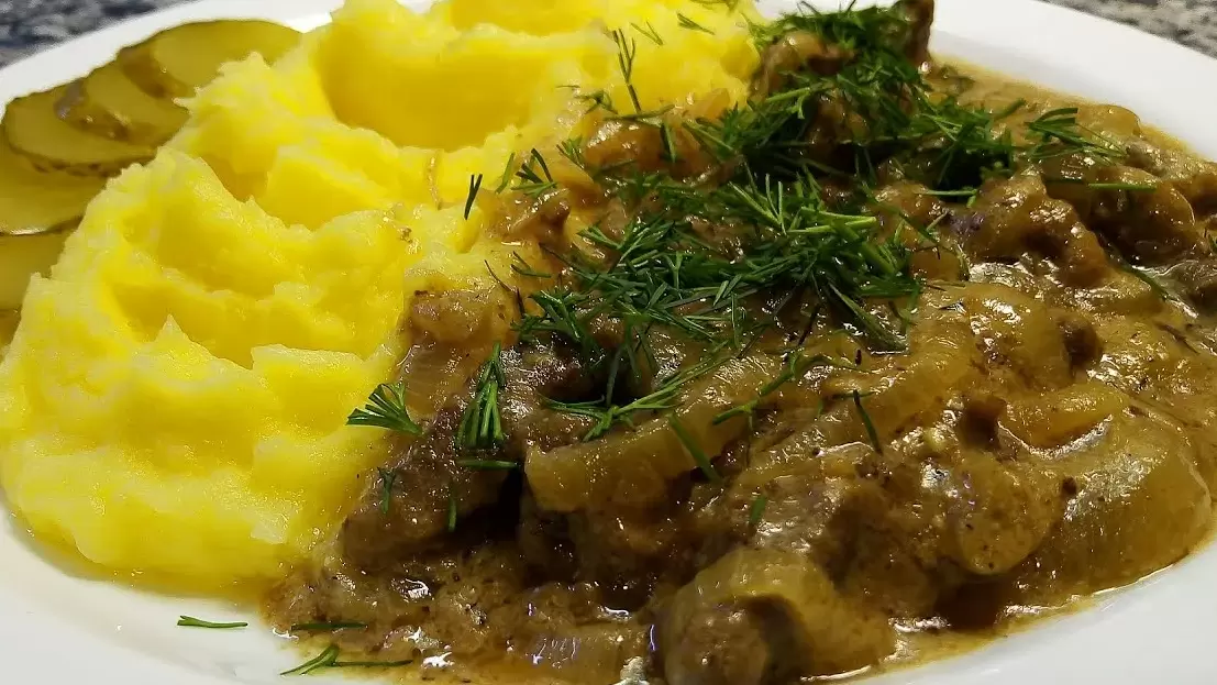 Приготовление говяжьей печени по-строгановски: вкус и ароматы в каждый дом