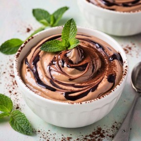 Сладость без угрызений: удивительный кето-пудинг из авокадо за 5 минут