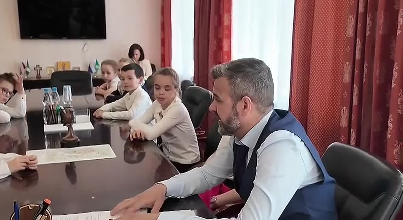 Максим Мартышин: Друзья, в преддверии Дня Победы у меня был необычный, но очень душевный прием