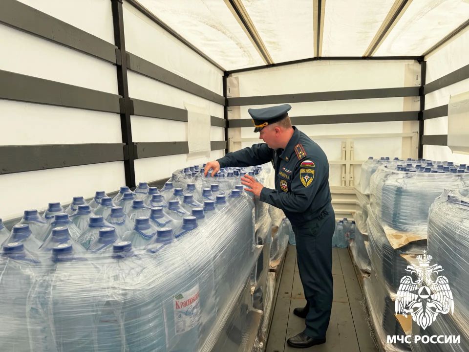 Мы вместе. Главное управление МЧС России по Республике Коми и Правительство региона отправили очередную партию гуманитарной помощи Мы вместе. Главное управление МЧС России по Республике Коми и Правительство региона отправили очередную партию гуманитарной помощи