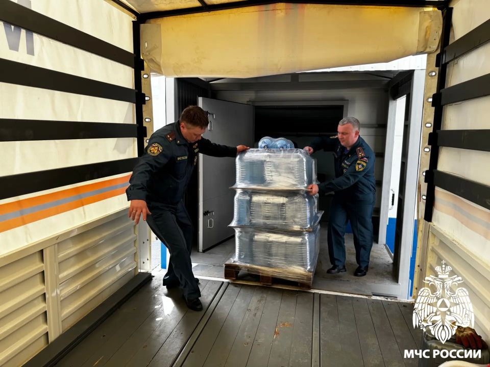 Мы вместе. Главное управление МЧС России по Республике Коми и Правительство региона отправили очередную партию гуманитарной помощи Мы вместе. Главное управление МЧС России по Республике Коми и Правительство региона отправили очередную партию гуманитарной помощи