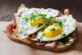 На каком масле лучше жарить яйца: сливочное, оливковое или подсолнечное?
