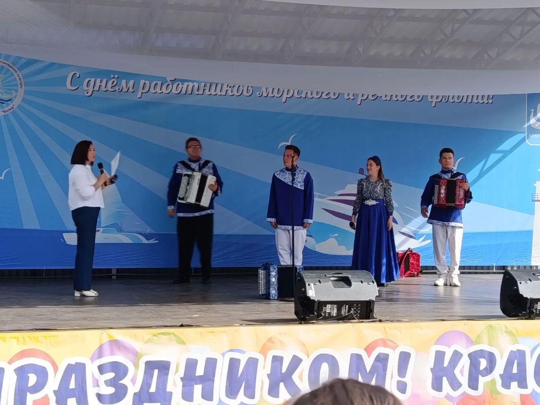 В Краснозатонском отметили День работников морского и речного флота!
