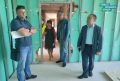Олег Холопов оценил ход капремонта в трех районных школах