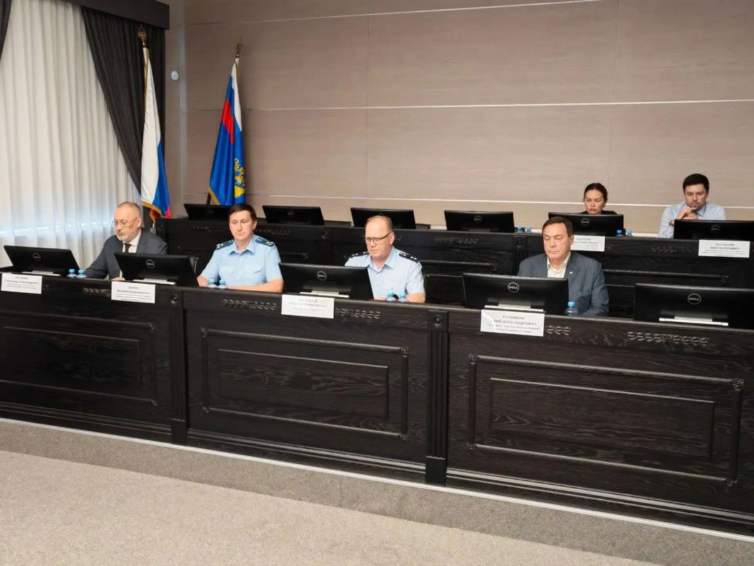 Прокуратура Республики Коми приняла участие во всероссийском дне приема предпринимателей Прокуратура Республики Коми приняла участие во всероссийском дне приема предпринимателей
