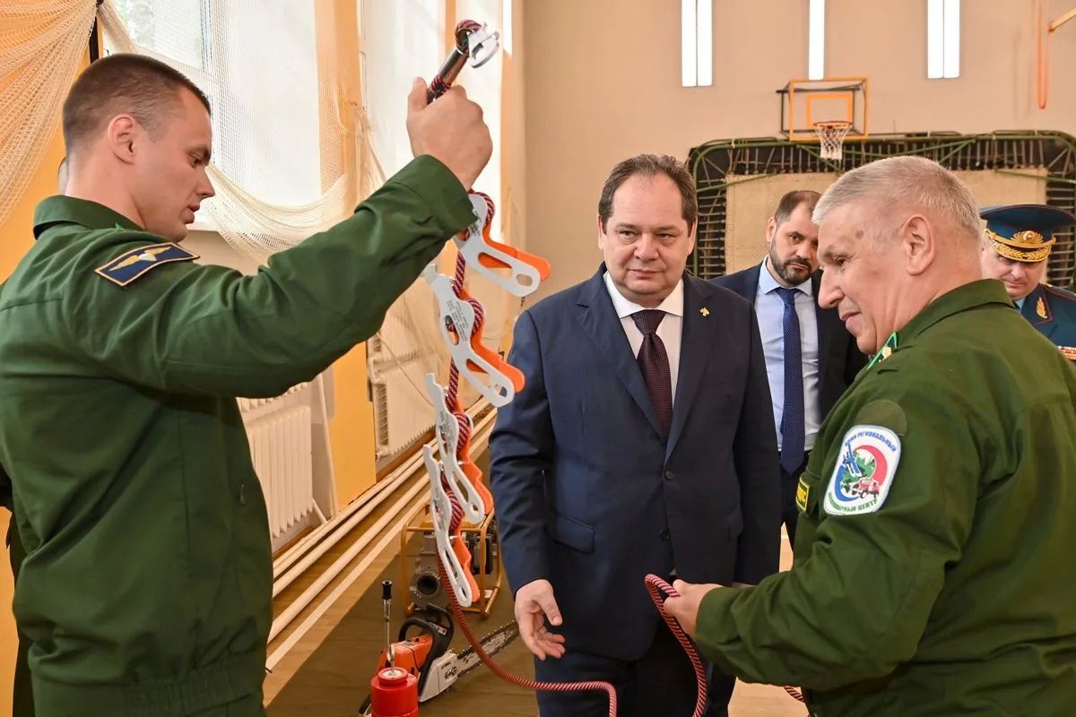 Ростислав Гольдштейн: Уважаемые сотрудники Коми лесопожарного центра, ветераны службы! Поздравляю вас со знаменательной датой – 95-летием Авиалесоохраны! Ростислав Гольдштейн: Уважаемые сотрудники Коми лесопожарного центра, ветераны службы! Поздравляю вас со знаменательной датой – 95-летием Авиалесоохраны!