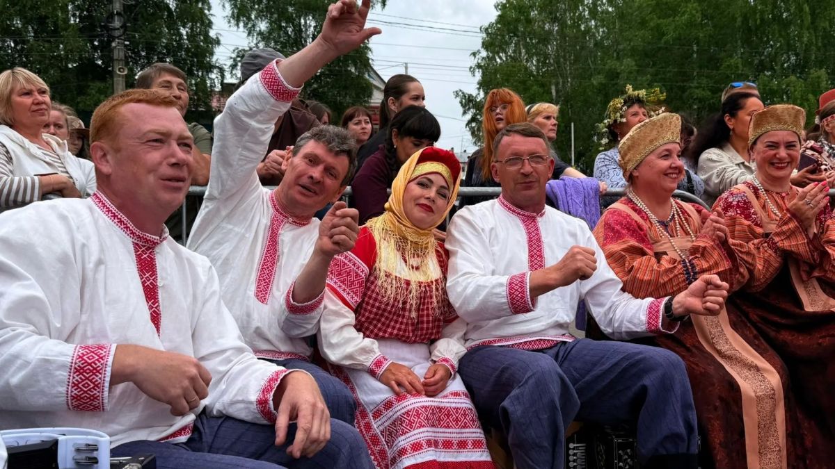 Сыктывкарский хор «Эжва йлга» победил на фестивале «Завалинка» Сыктывкарский хор «Эжва йлга» победил на фестивале «Завалинка»