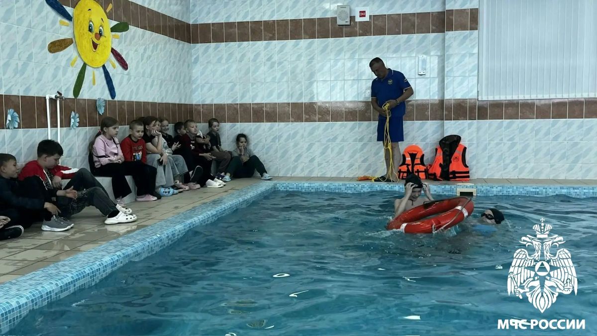 Лето, вода, безопасность. Сотрудники ГИМС МЧС России провели профилактическое занятие в оздоровительном лагере на базе спортивного комплекса в Княжпогостском районе Лето, вода, безопасность. Сотрудники ГИМС МЧС России провели профилактическое занятие в оздоровительном лагере на базе спортивного комплекса в Княжпогостском районе
