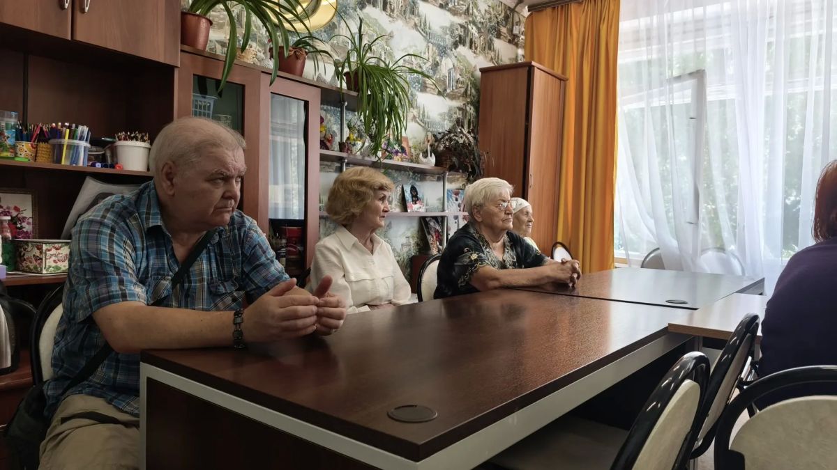 В Эжвинском районе Сыктывкара сотрудники полиции провели профилактическую встречу с пожилыми гражданами, посвящённую противодействию телефонному мошенничеству В Эжвинском районе Сыктывкара сотрудники полиции провели профилактическую встречу с пожилыми гражданами, посвящённую противодействию телефонному мошенничеству