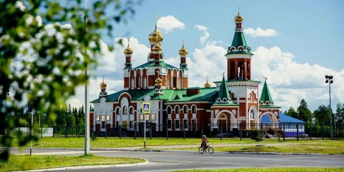 Ростислав Гольдштейн: Усинск – один из самых молодых городов республики. Его история началась в 1964 году, когда на месте посёлка Парма высадился первый отряд нефтеразведчиков – именно отсюда пошло освоение усинского края Ростислав Гольдштейн: Усинск – один из самых молодых городов республики. Его история началась в 1964 году, когда на месте посёлка Парма высадился первый отряд нефтеразведчиков – именно отсюда пошло освоение усинского края